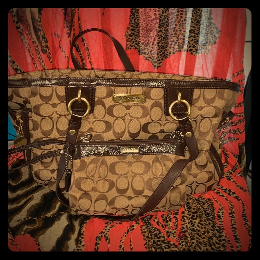 Coach tote & matching wristlet